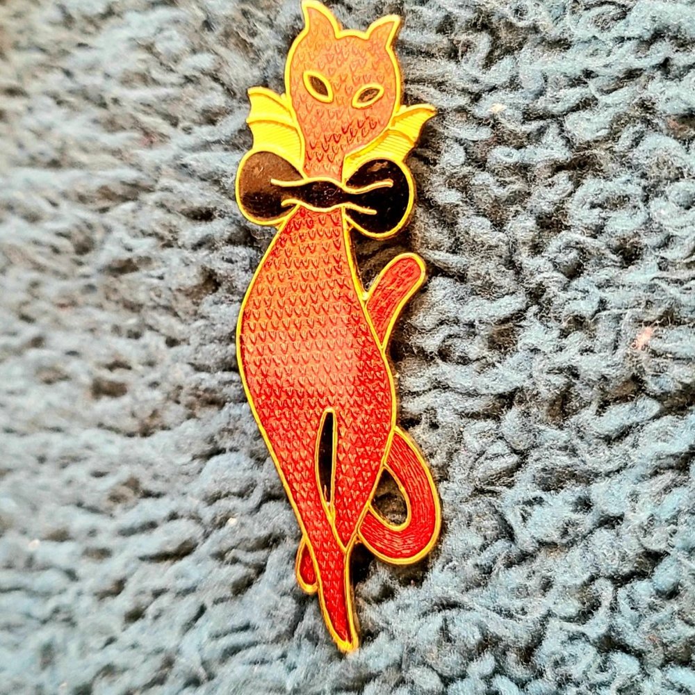 Vintage Metal Stunning Cat Brooch- 2" long- Beautiful